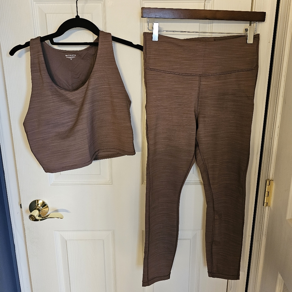Athleta 7/8 legging and crop support top